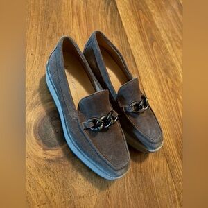 Johnston & Murphy Gracelyn Women's Suede Loafers Chain Detail like new size 7.5